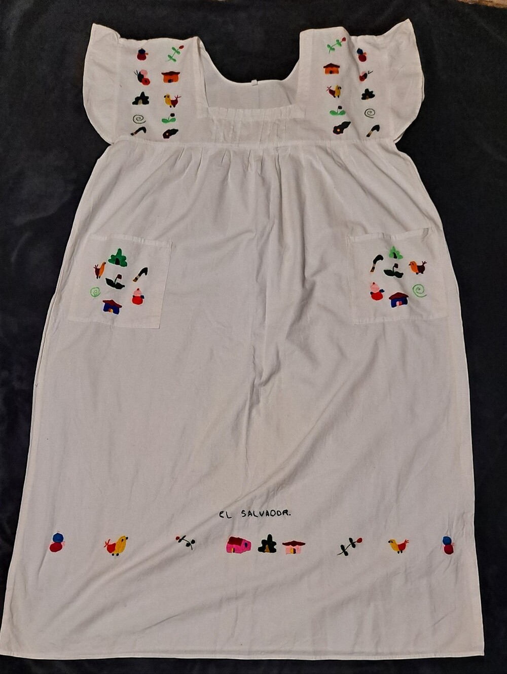 White Embroidered Womans Dress - El Salvador Sz L